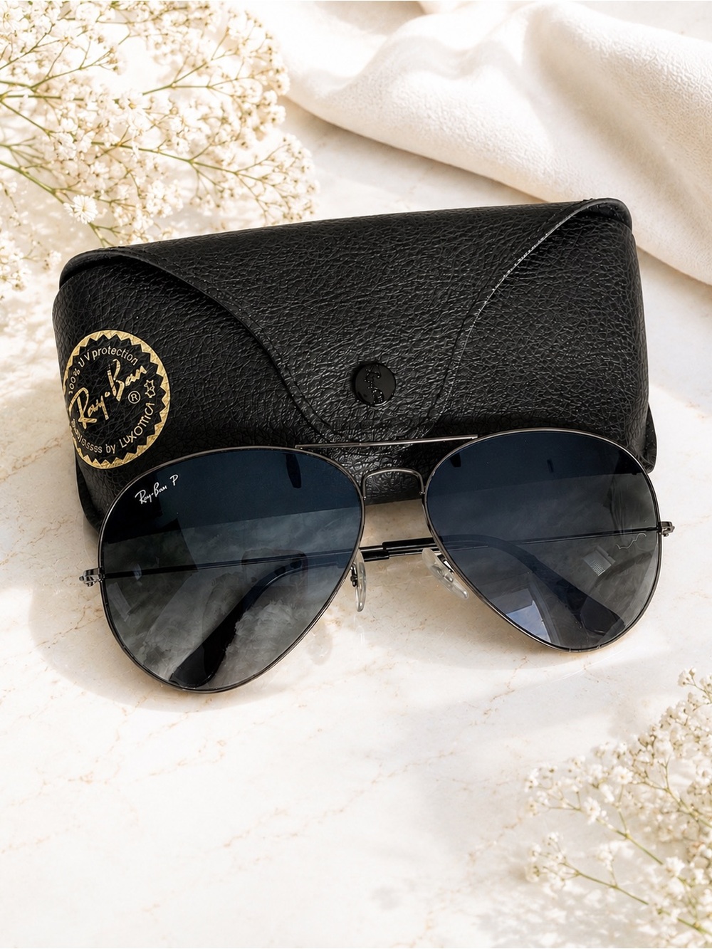 Ray-Ban Aviator Classic Black Metal Sunglasses with Original Case